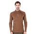 Herr in Brauem Langarmshirt aus Merinowolle mit 1/4 Zip