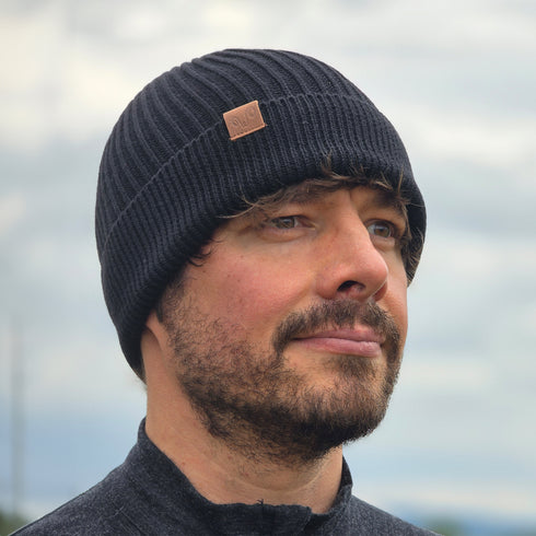 Schwarze Merino Strickmütze für Herren