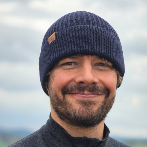 Navy Strickmütze von Woolona aus 100% Merinowolle