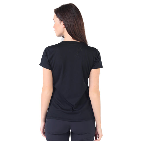 Schwarzes kurzarm Shirt von hinten