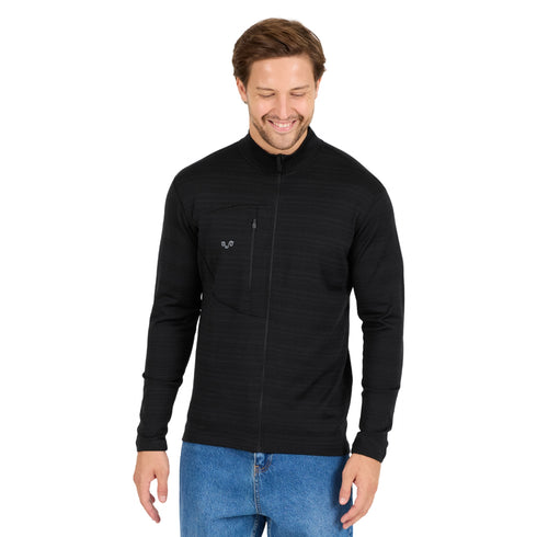 Mann in einer schwarzen Merinojacke mit einer Brusttasche