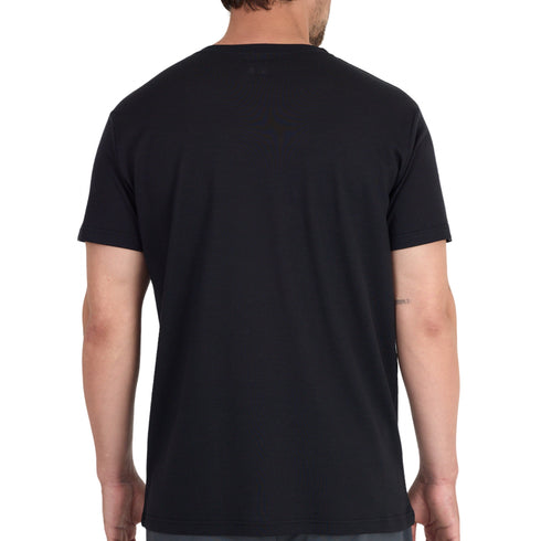 Rückenansicht Herren Merinoshirt aus Merinowolle in der Farbe schwarz und aus einem Piquestoff.