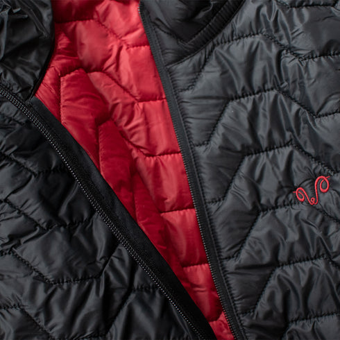 Außen schwarze und innen rote Outdoorweste für Damen