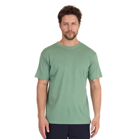 Herren Shirt aus 100%Merinowolle im Pique Style in der Farbe grün
