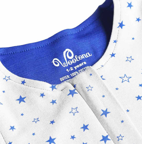 Kinder Schlafsack mit Füßen innen blau und außen weis mit Sternchen