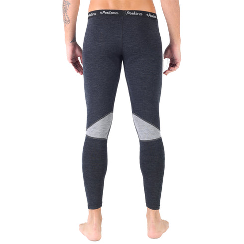 Eine schwarze Herren Merino Unterhose von hinten