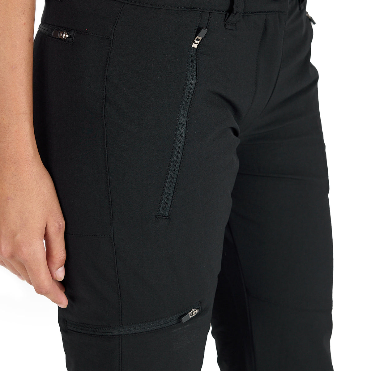 Damen Outdoorhose Merino Inside in der Farbe schwarz mit Hosen- und Beintasche.