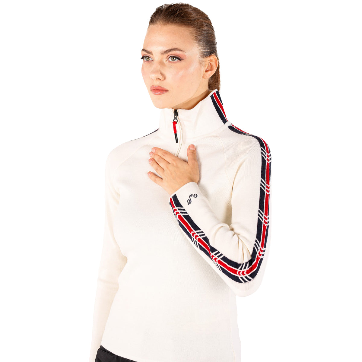 Cremeweißer Merino-Pullover getragen von einer Dame
