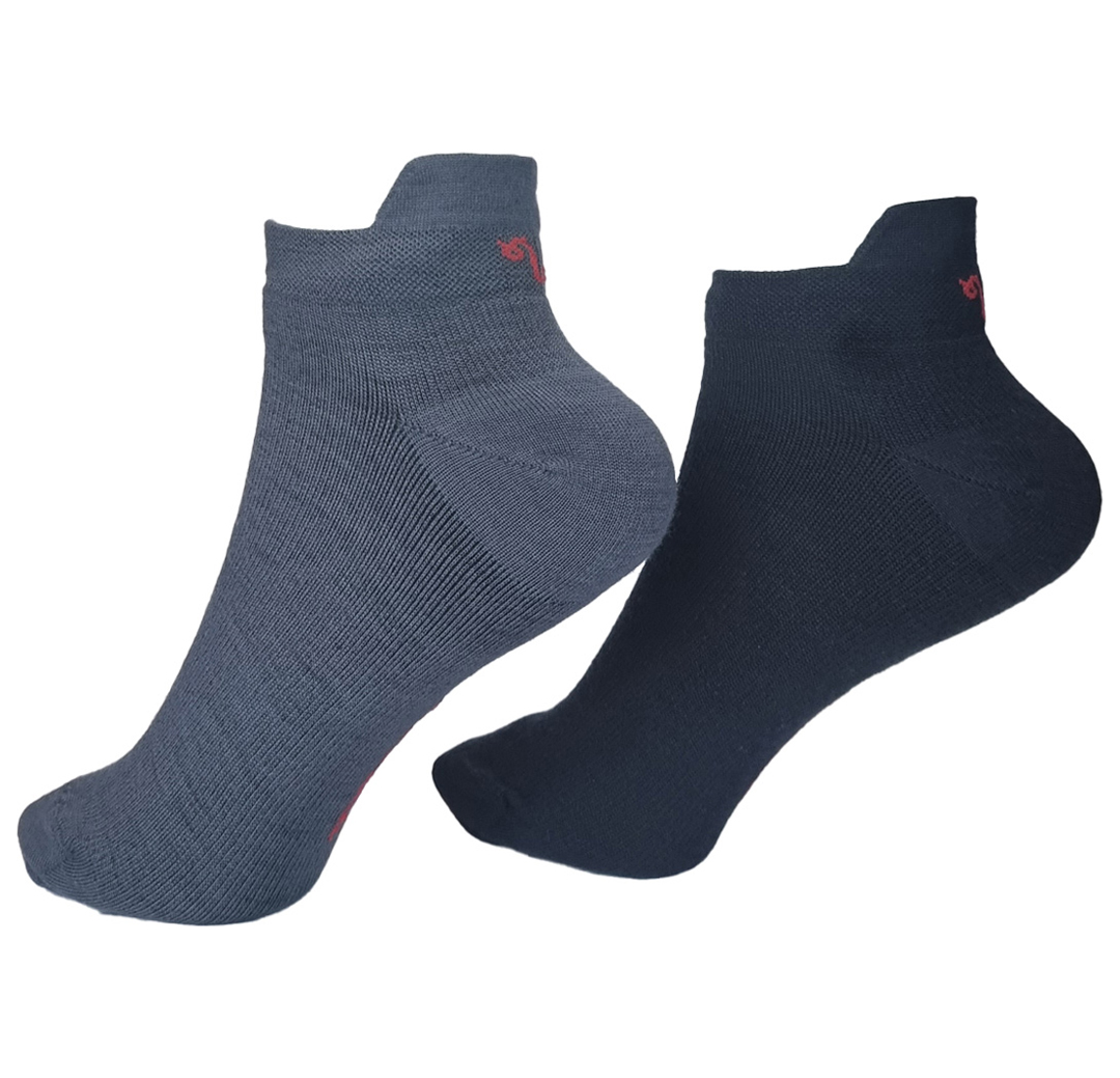 Sneaker Socken aus Merinowolle in navy und grau