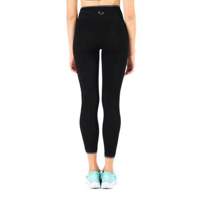 nahtlose tights von hinten in schwarz